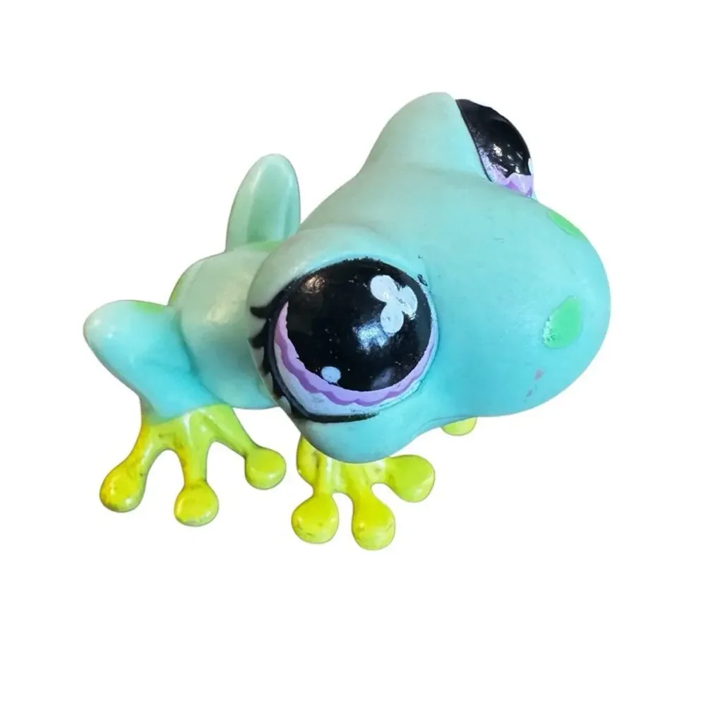Littlest Pet Shop 11 Assorted Pets With Several Accessories Collector